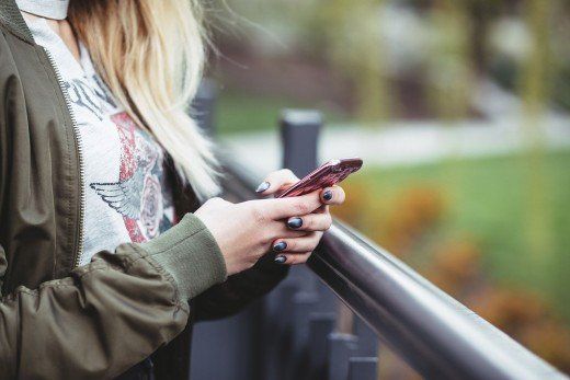 Bir Erkeği Metinle Açmak İçin 100'den Fazla Sexting Örneği